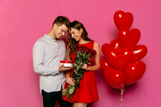 Valentijnsboeket met extra cadeautje versturen zoals bijvoorbeeld chocola